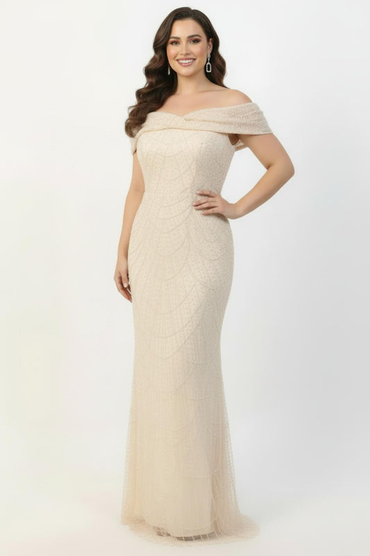 Büyük Beden Yaka Detay Pullu Boncuklu Uzun Abiye  Krem