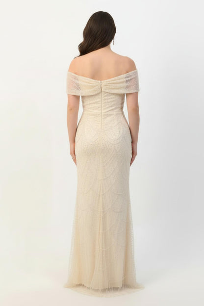 Büyük Beden Yaka Detay Pullu Boncuklu Uzun Abiye  Krem