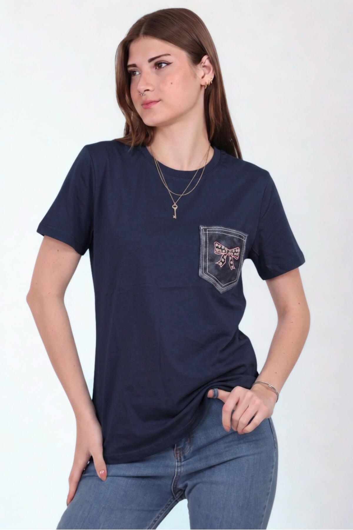 Kadın Kot Cep Nakışlı Bisiklet Yaka Tshırt  Lacivert