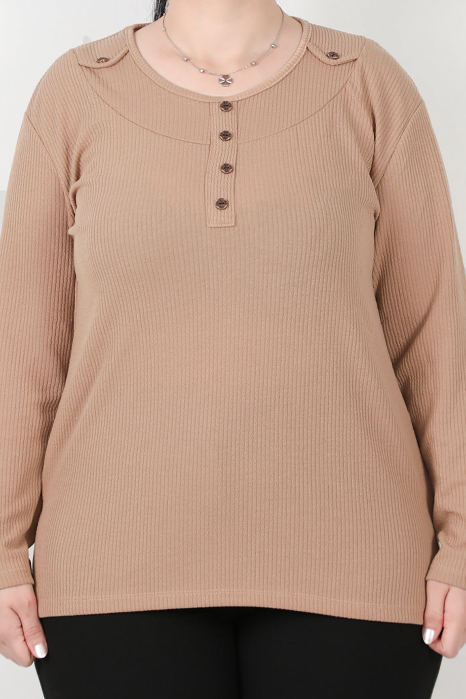 Refina Büyük Beden Önü Ve Yaka Düğmeli Bluz Bej