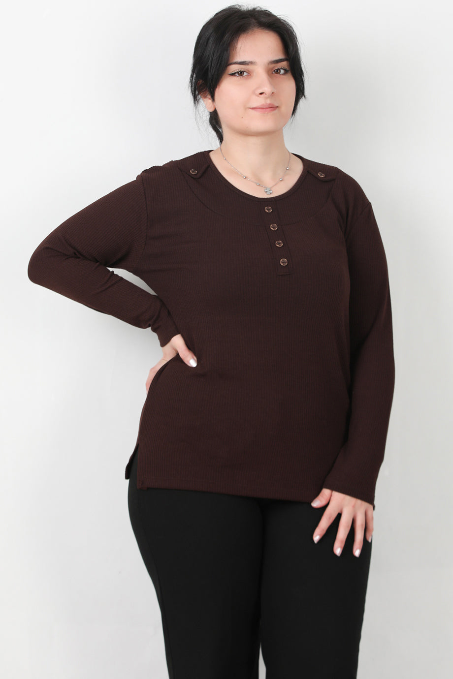 Refina Büyük Beden Önü Ve Yaka Düğmeli Bluz Kahverengi