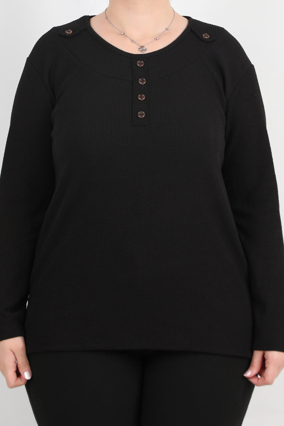Refina Büyük Beden Önü Ve Yaka Düğmeli Bluz Siyah