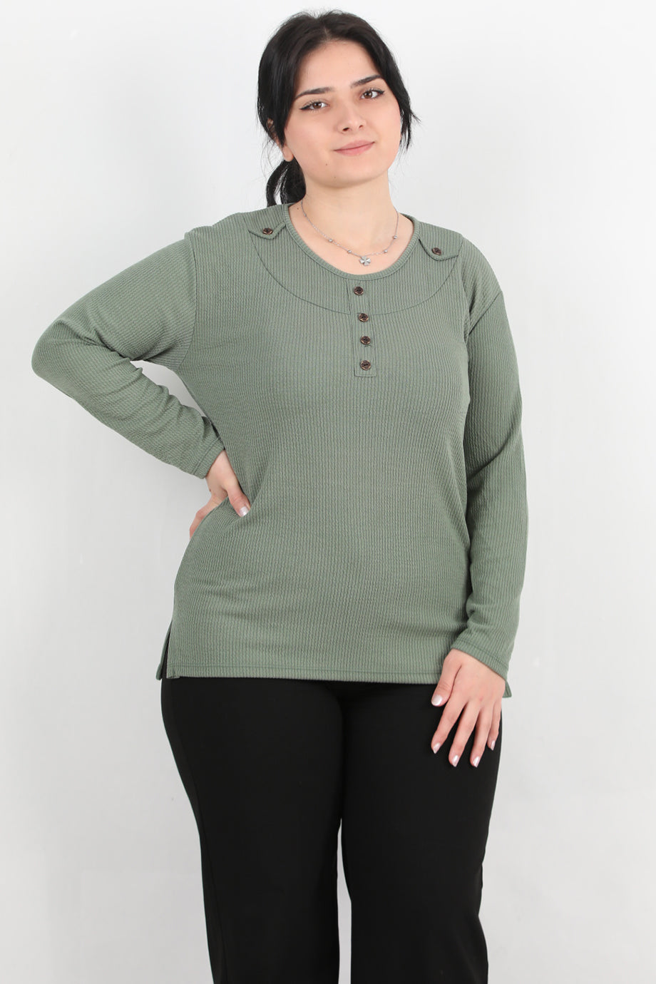Refina Büyük Beden Önü Ve Yaka Düğmeli Bluz Yeşil