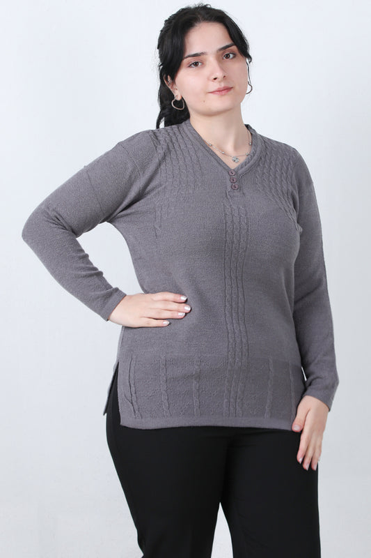 Curvyn Büyük Beden V Yaka 3 Düğmeli Bluz Gri