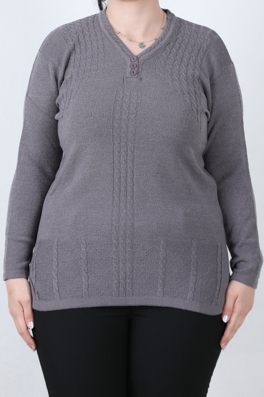 Curvyn Büyük Beden V Yaka 3 Düğmeli Bluz Gri