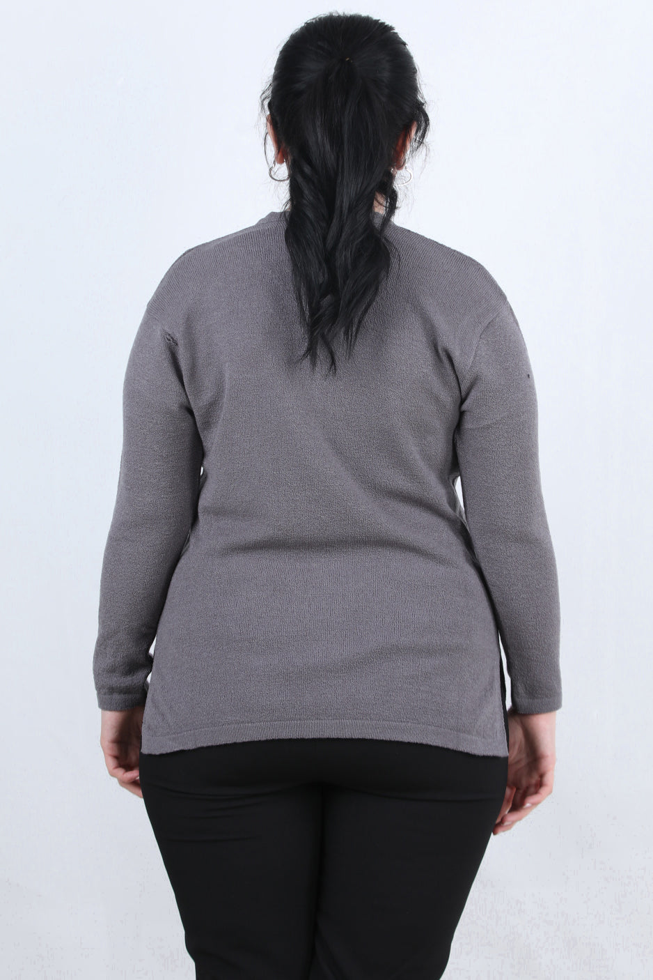 Curvyn Büyük Beden V Yaka 3 Düğmeli Bluz Gri