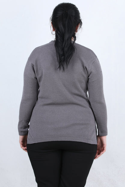 Curvyn Büyük Beden V Yaka 3 Düğmeli Bluz Gri