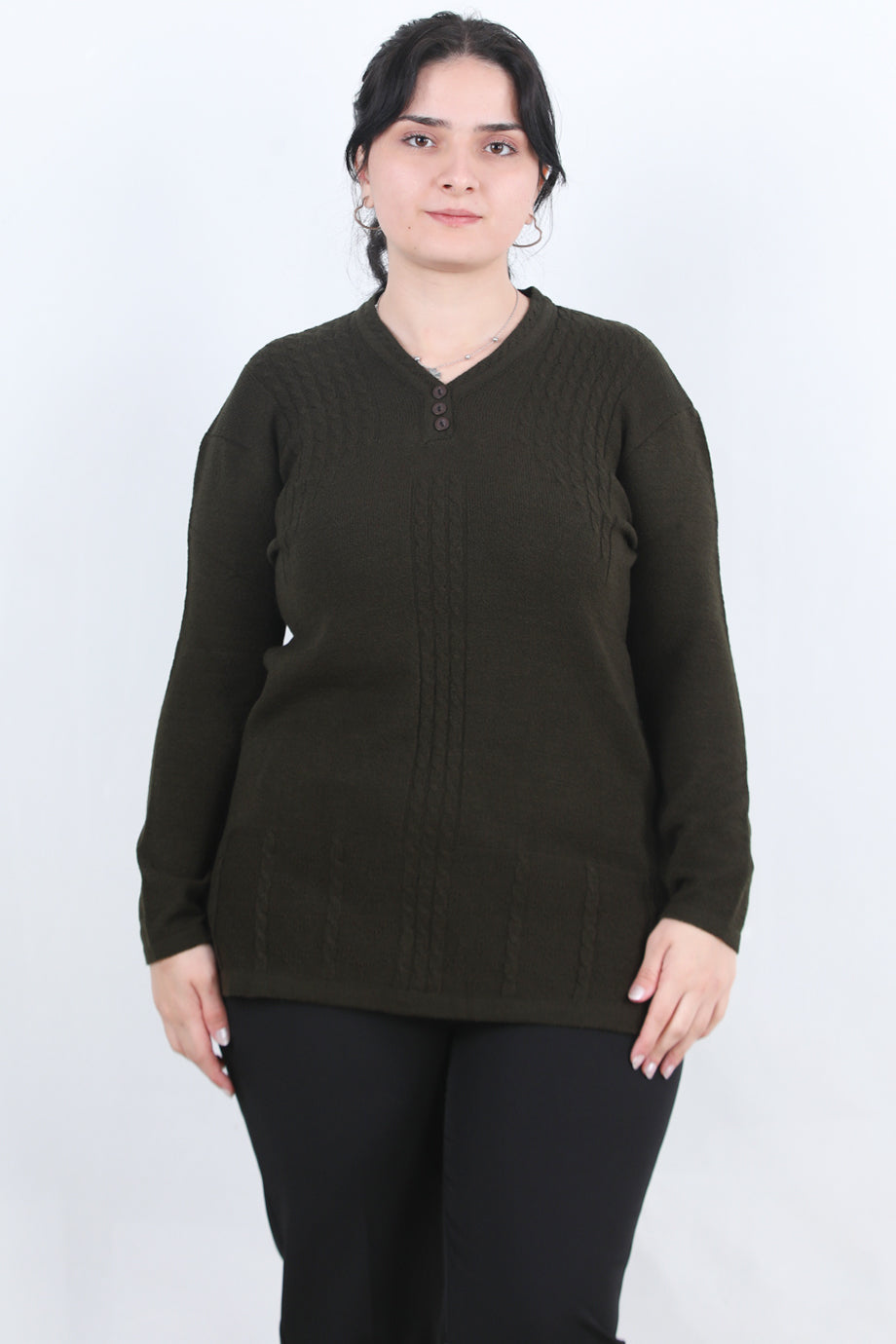 Curvyn Büyük Beden V Yaka 3 Düğmeli Bluz Haki