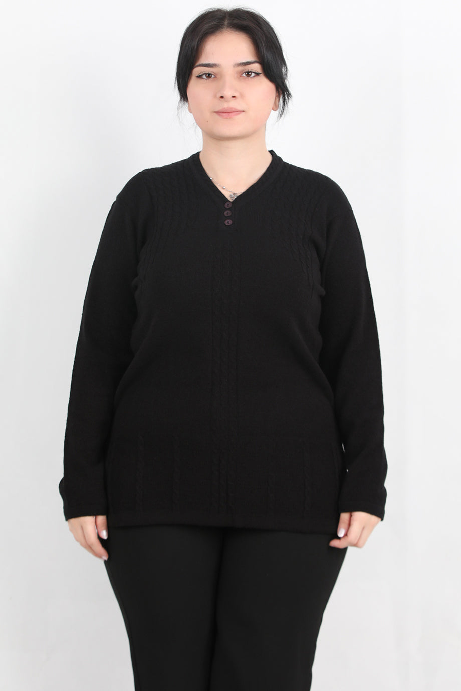 Curvyn Büyük Beden V Yaka 3 Düğmeli Bluz Siyah