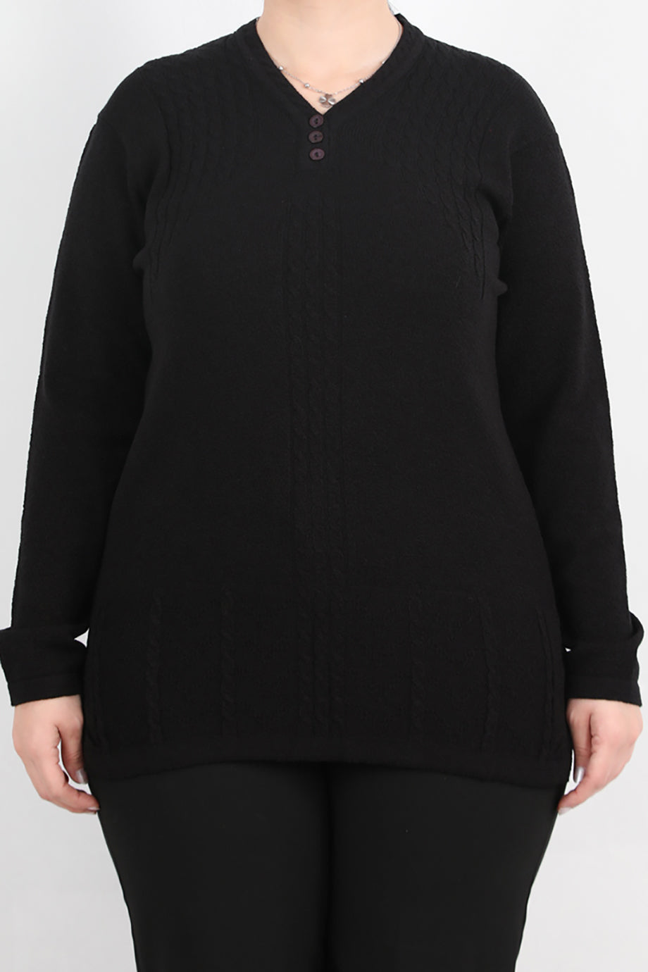 Curvyn Büyük Beden V Yaka 3 Düğmeli Bluz Siyah