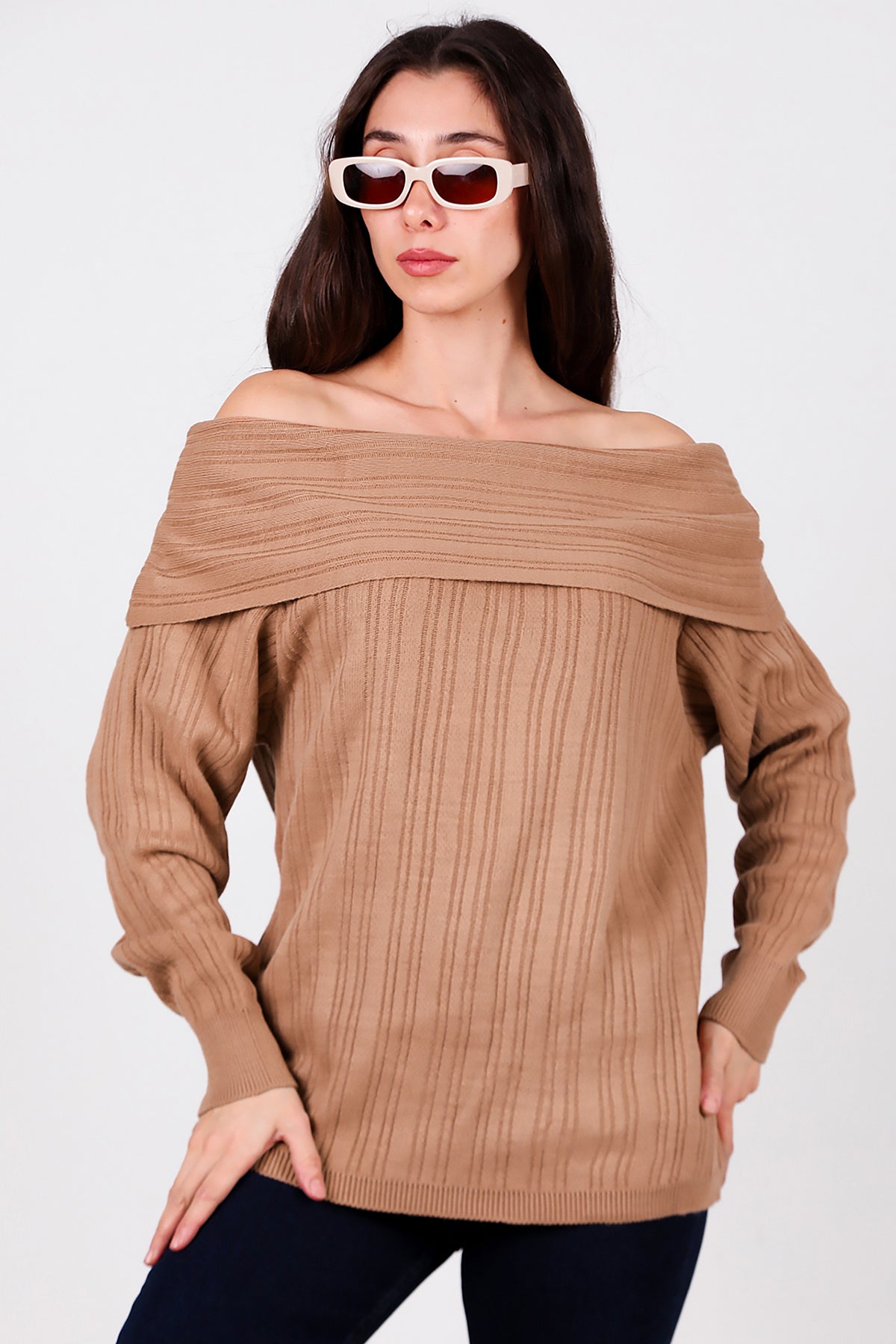 Kadın Madonna Yaka Triko Bluz Bej