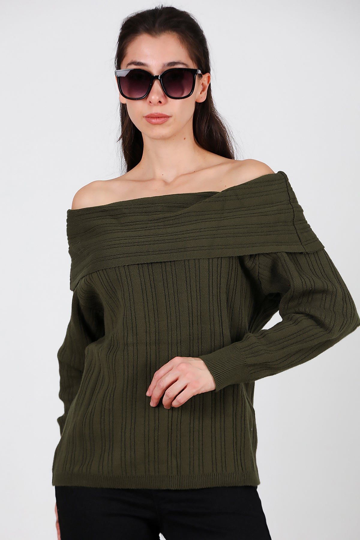 Kadın Madonna Yaka Triko Bluz Haki