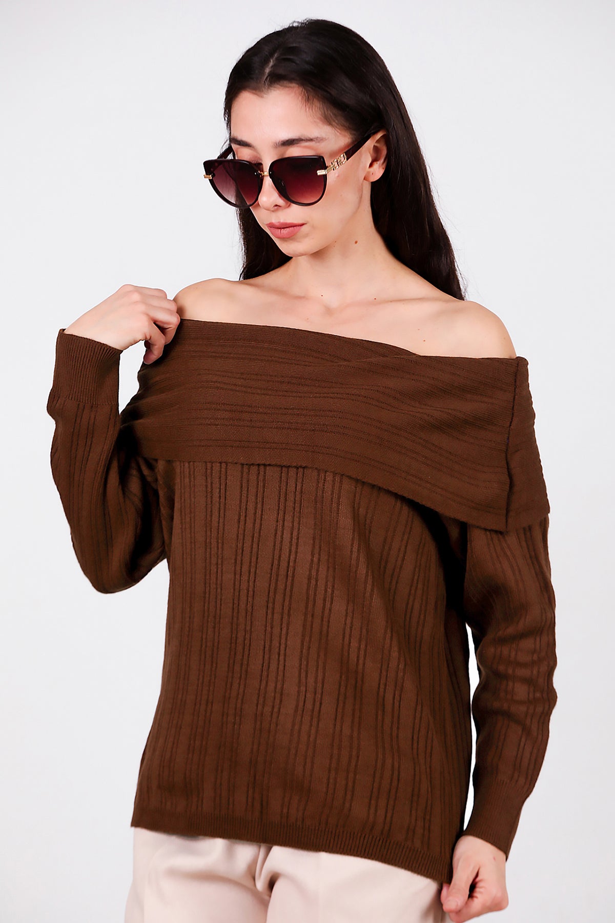 Kadın Madonna Yaka Triko Bluz Kahverengi