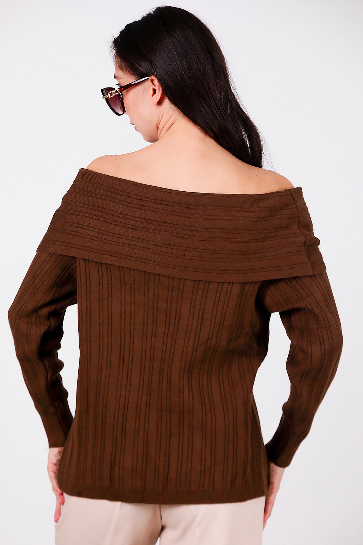 Kadın Madonna Yaka Triko Bluz Kahverengi