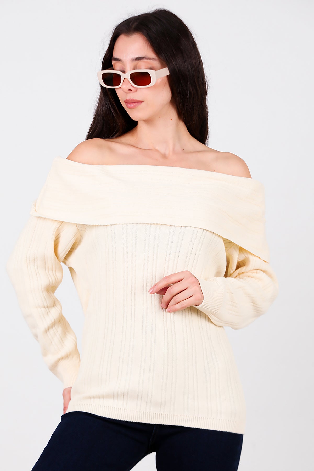 Kadın Madonna Yaka Triko Bluz Krem