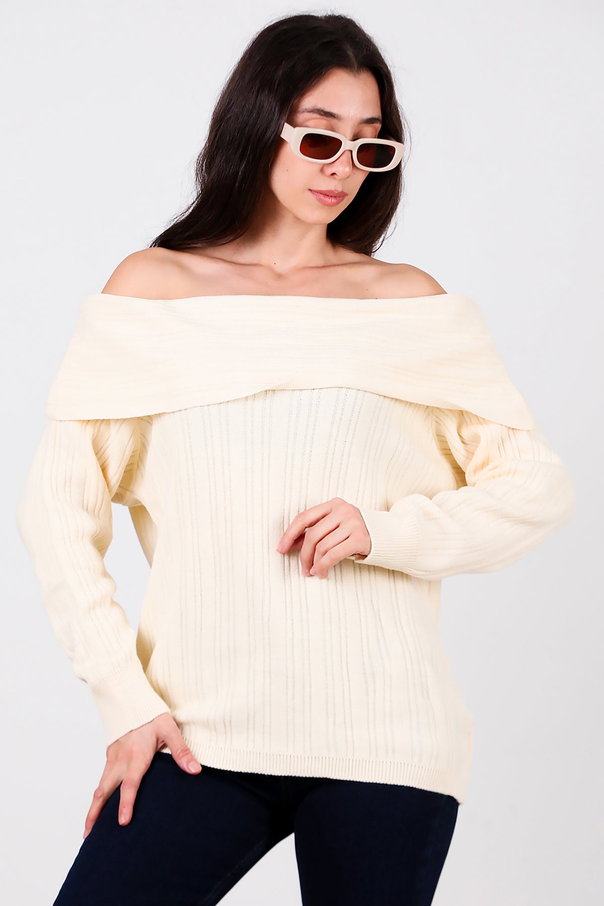 Kadın Madonna Yaka Triko Bluz Krem