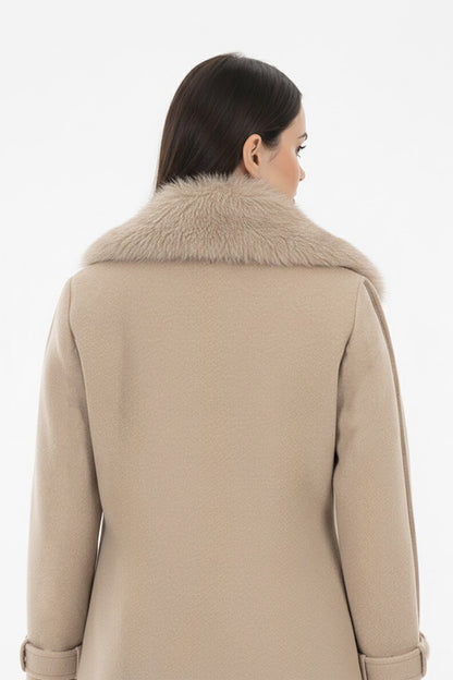 Kadın Yakası Kürklü Kaşe Ceket Bej