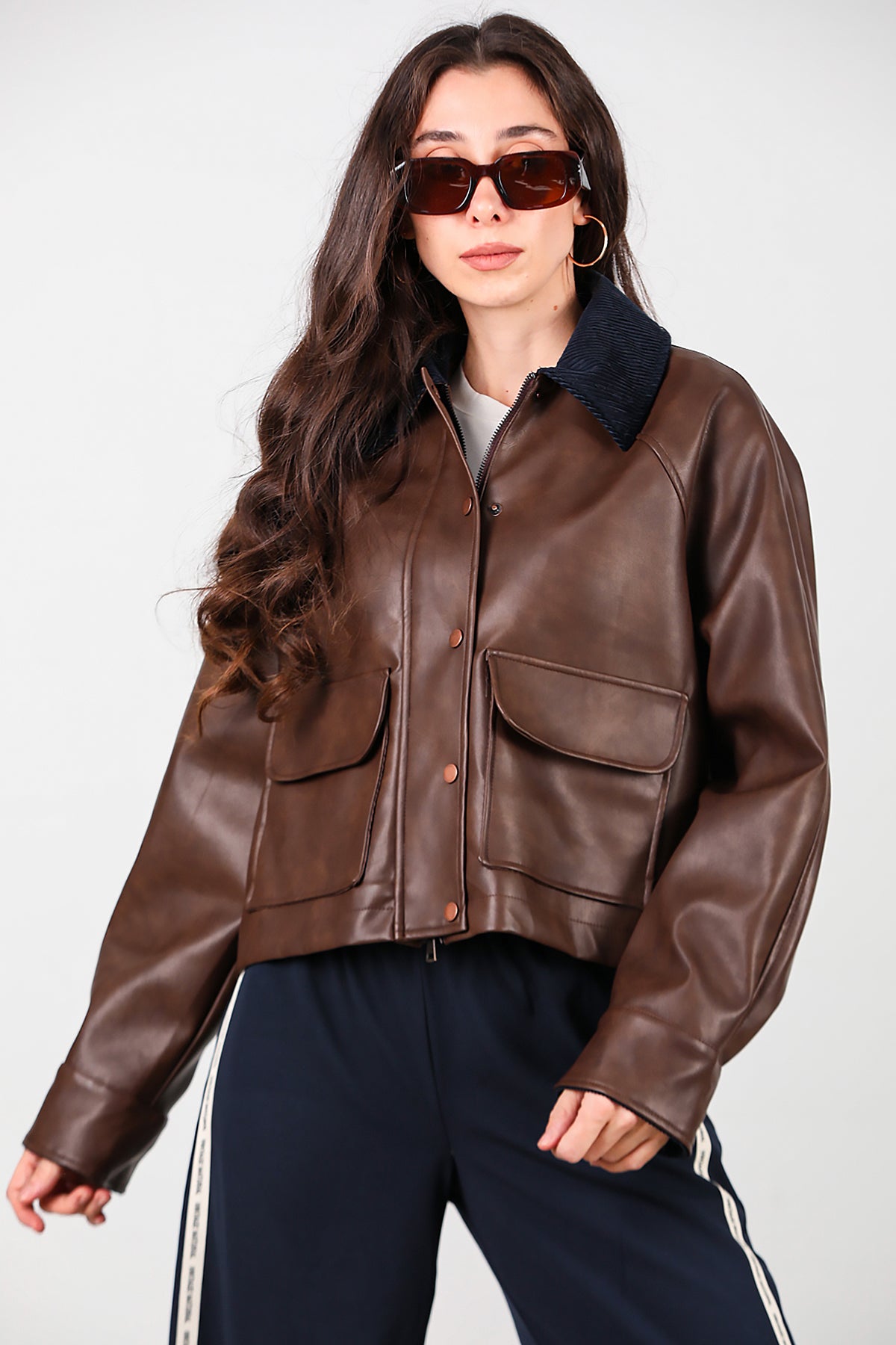 Kadın Yaka Kadife Detay Kısa Deri Ceket Kahverengi