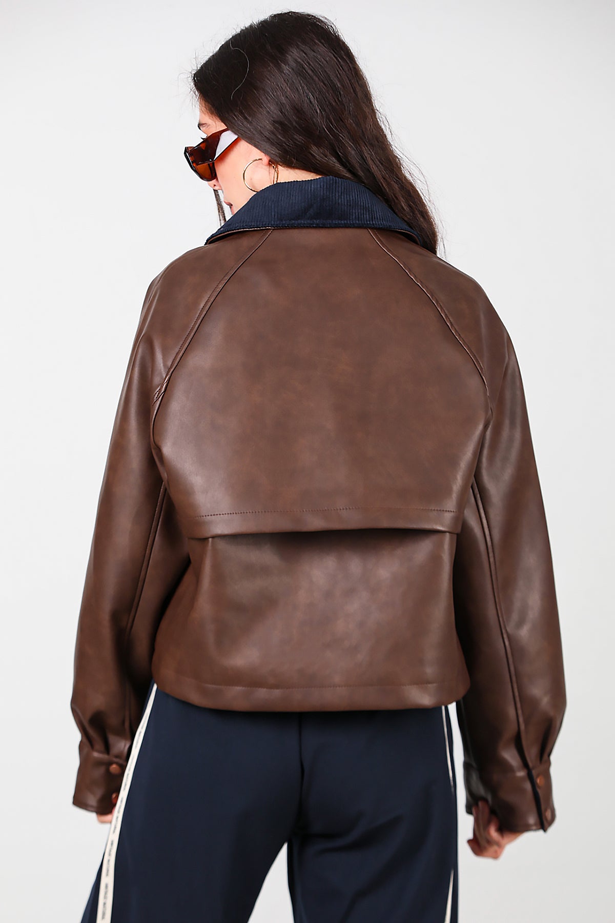 Kadın Yaka Kadife Detay Kısa Deri Ceket Kahverengi