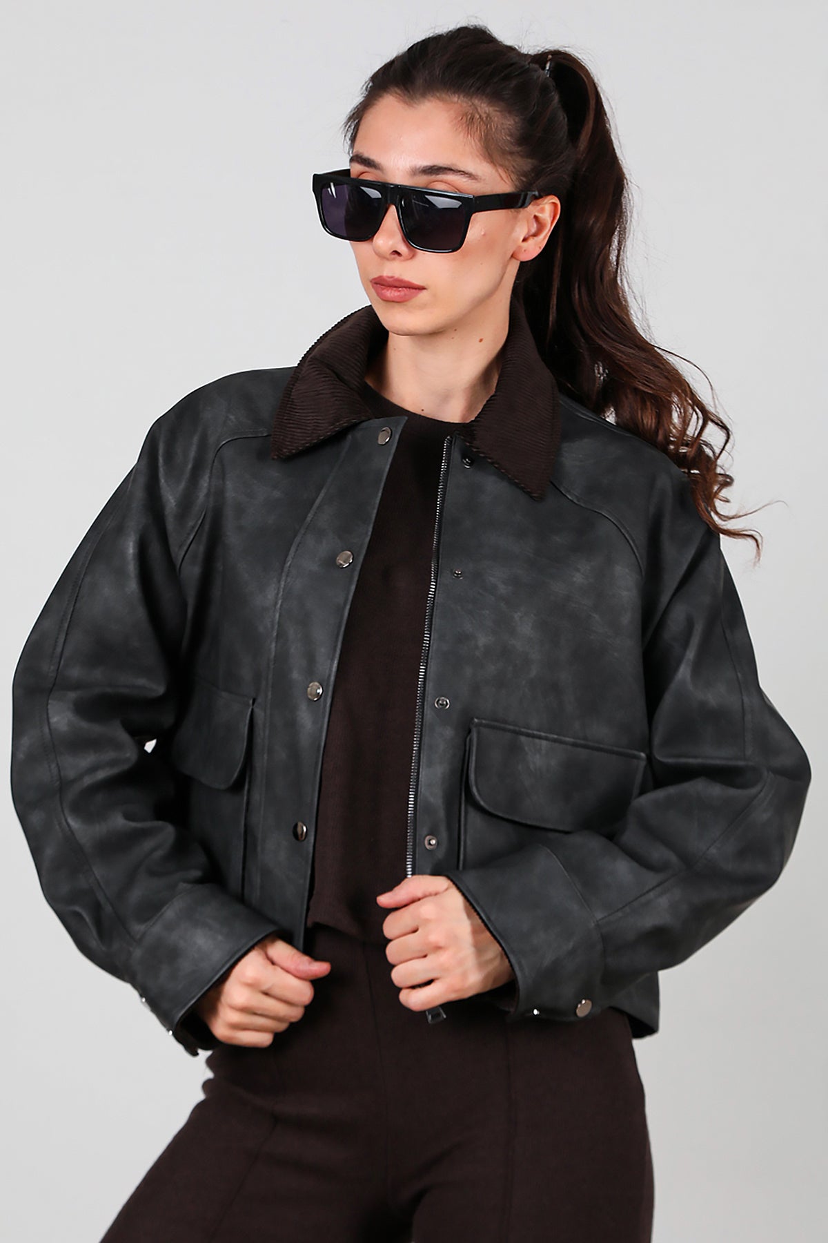 Kadın Yaka Kadife Detay Kısa Deri Ceket Siyah