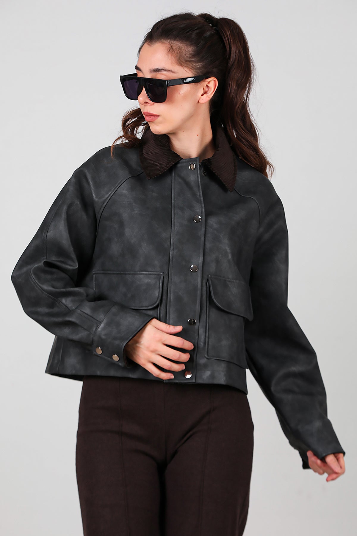 Kadın Yaka Kadife Detay Kısa Deri Ceket Siyah