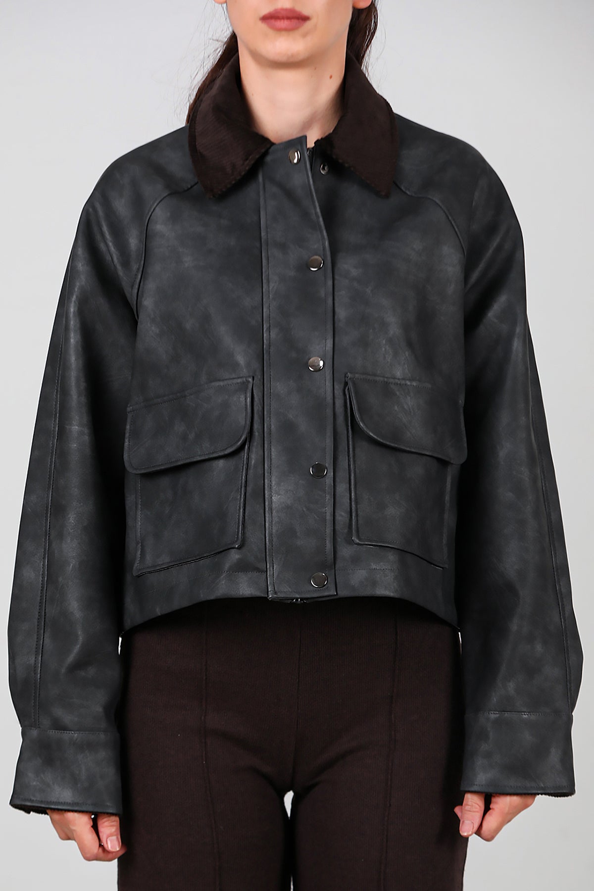 Kadın Yaka Kadife Detay Kısa Deri Ceket Siyah