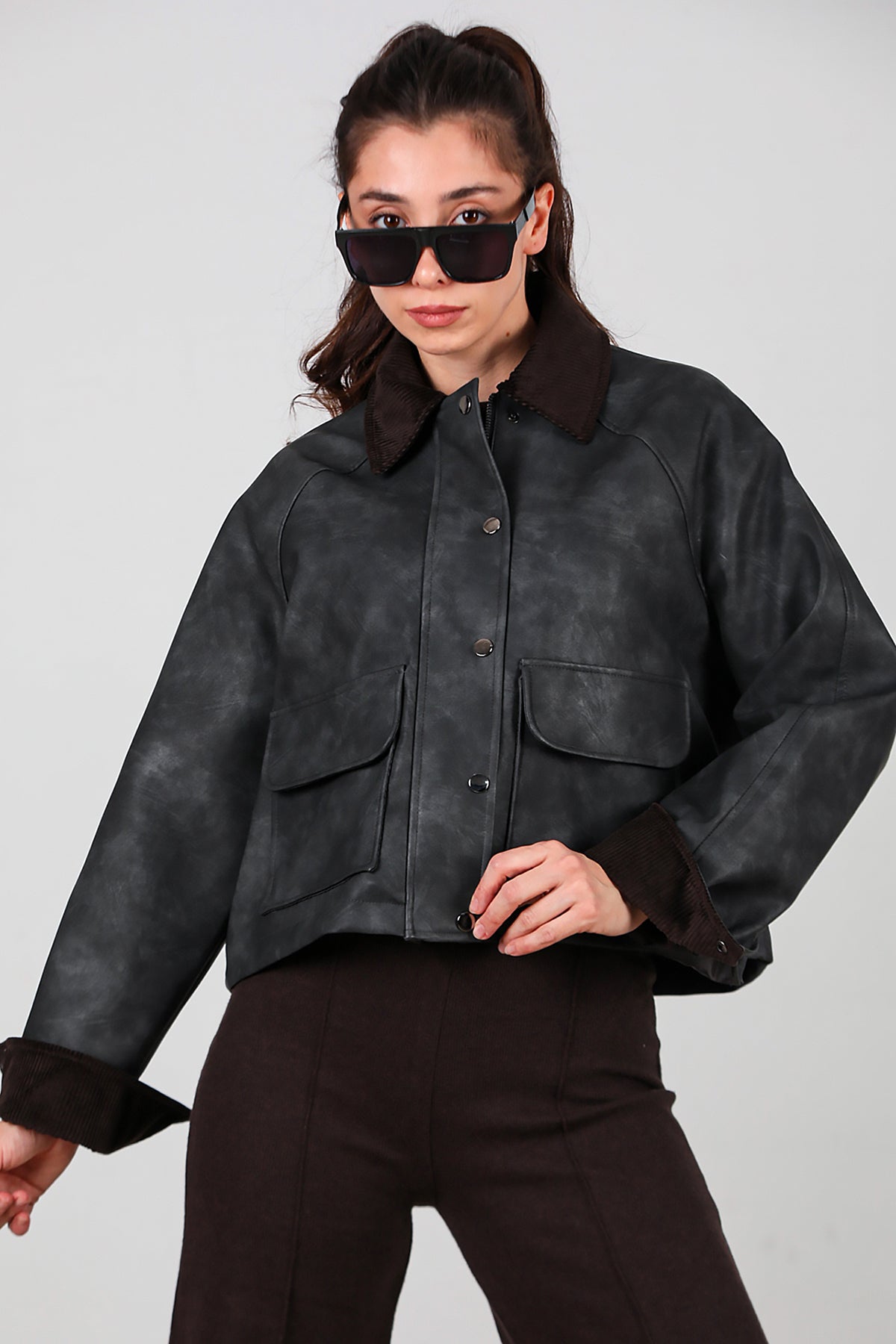 Kadın Yaka Kadife Detay Kısa Deri Ceket Siyah