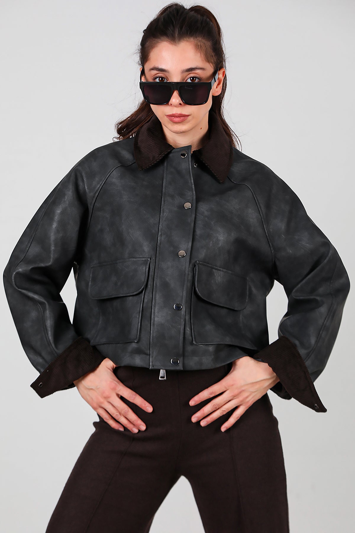 Kadın Yaka Kadife Detay Kısa Deri Ceket Siyah