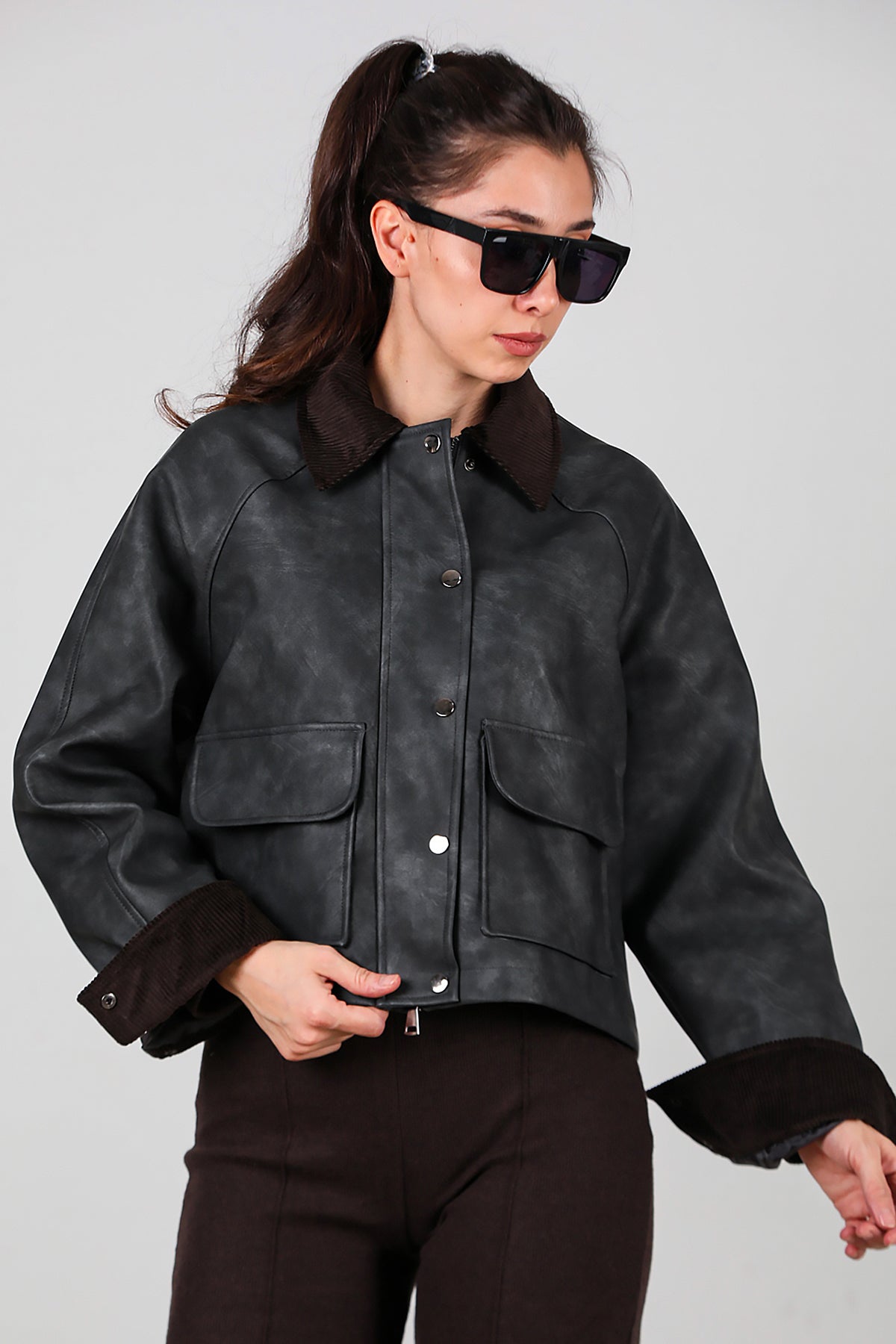Kadın Yaka Kadife Detay Kısa Deri Ceket Siyah