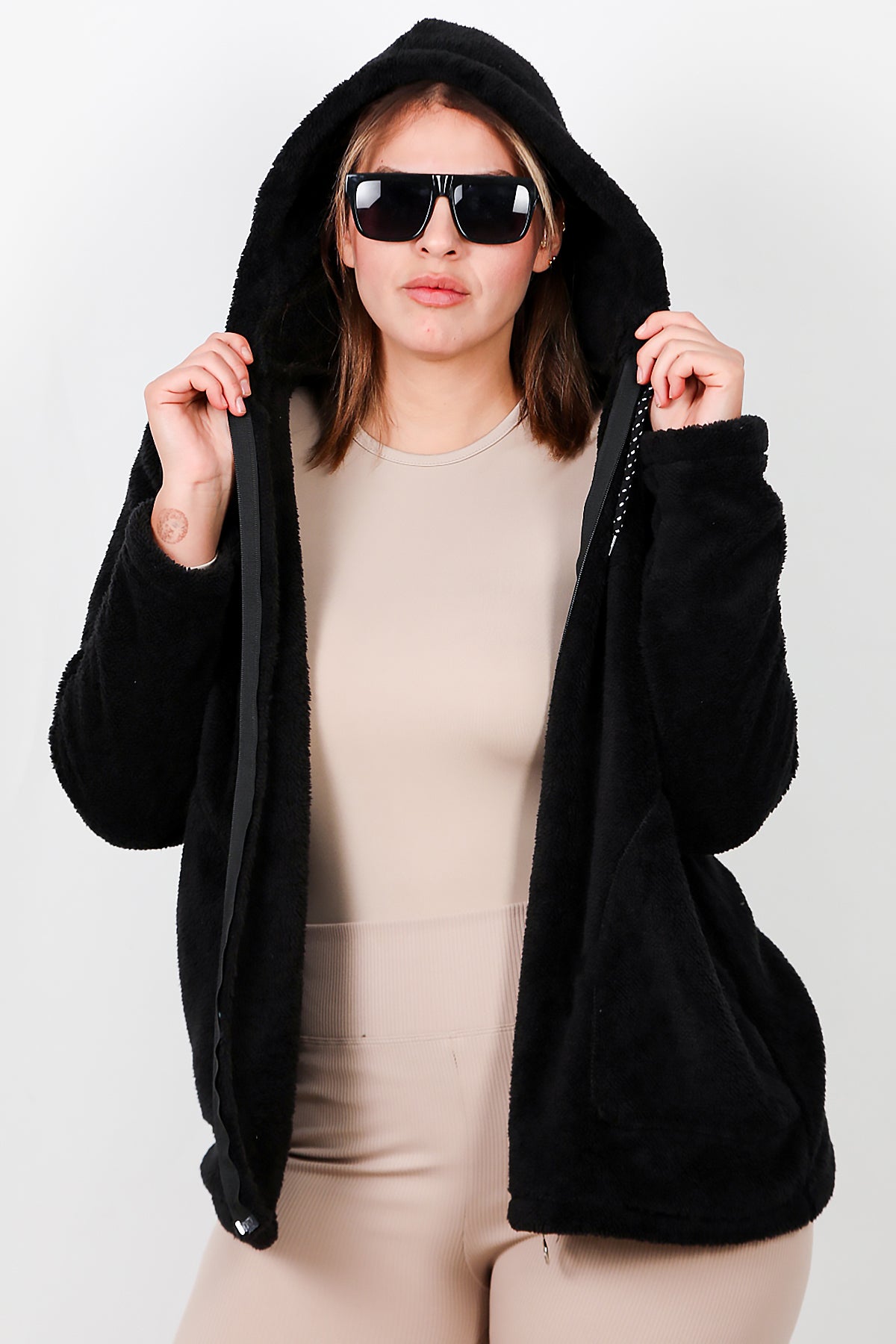 Büyük Beden Kapşonlu Fermuarlı Peluş Ceket Siyah