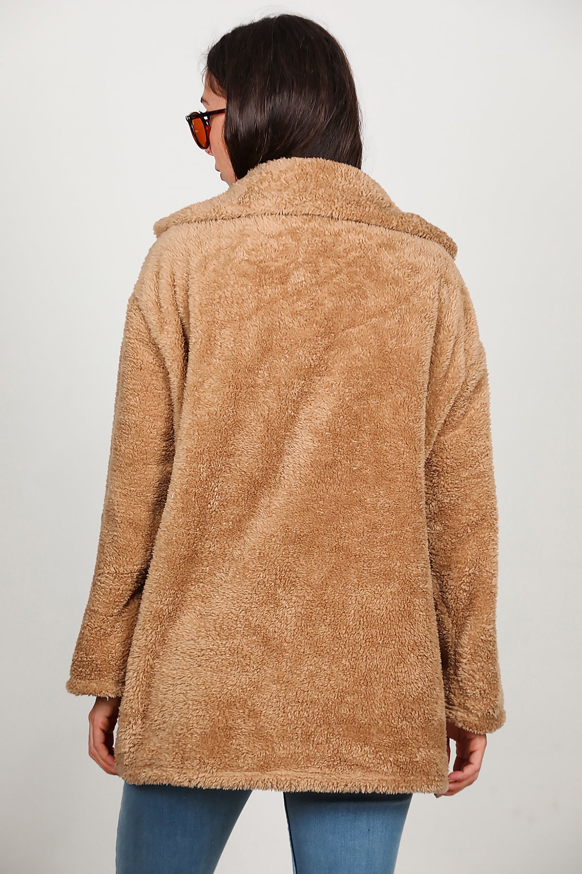 Kadın  Önü Düğmeli Peluş Ceket Bej