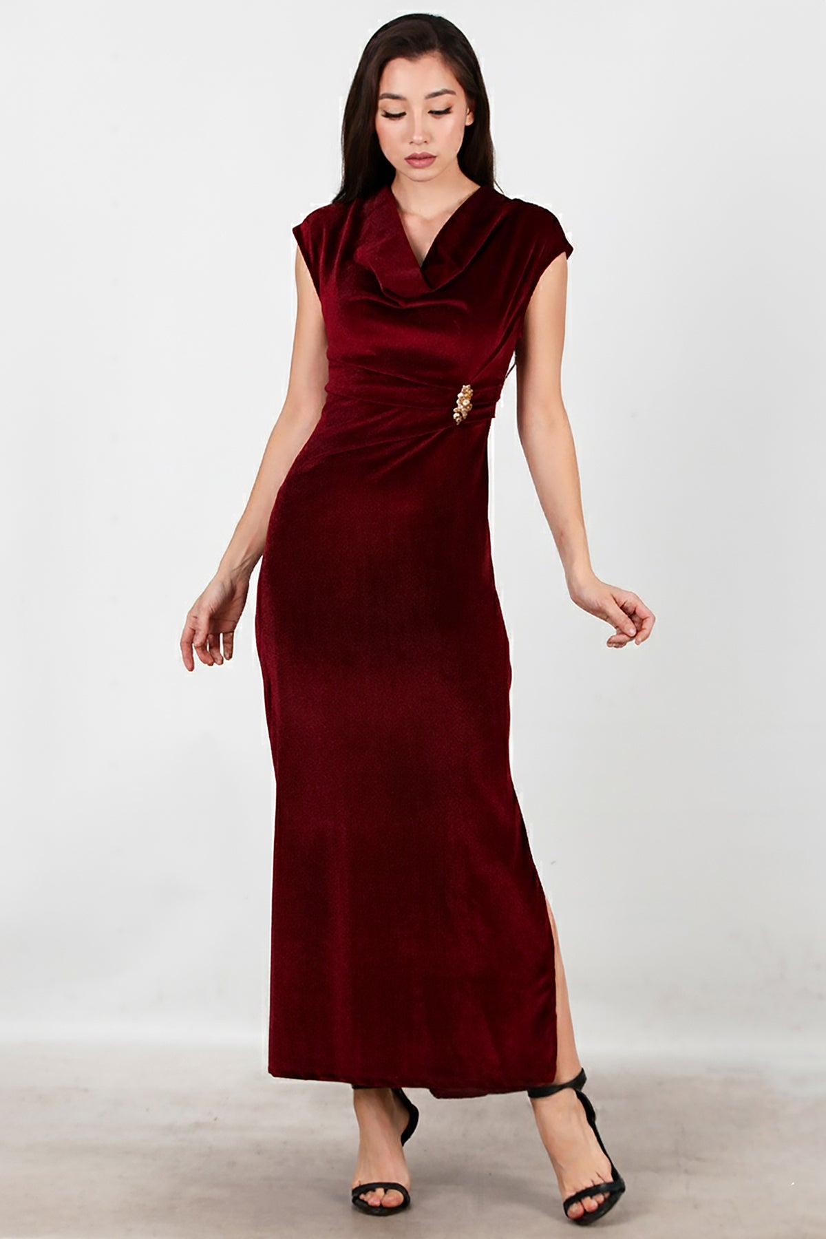 Kadın Toka Detaylı Uzun Kadife Elbise Bordo