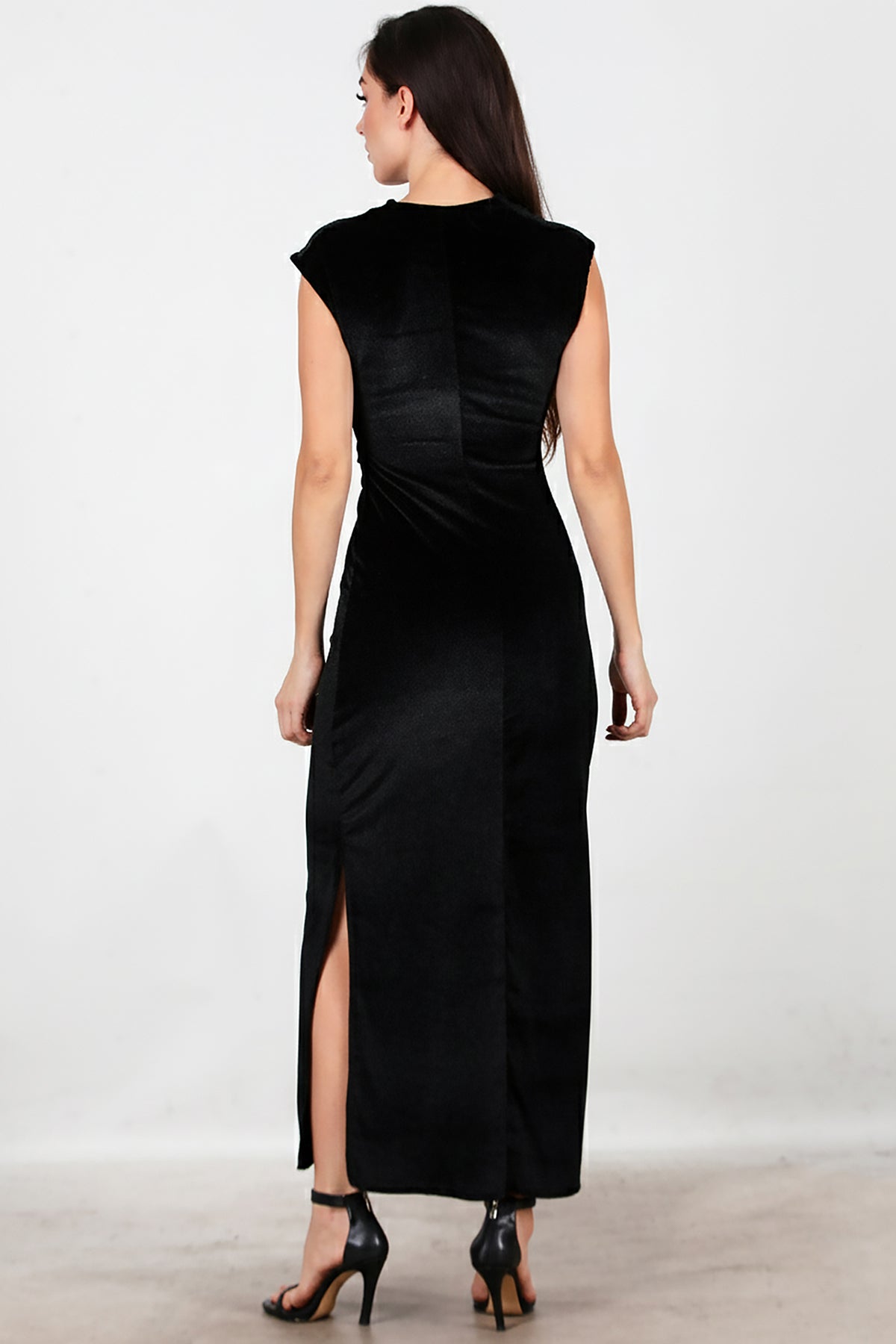 Kadın Toka Detaylı Uzun Kadife Elbise Siyah
