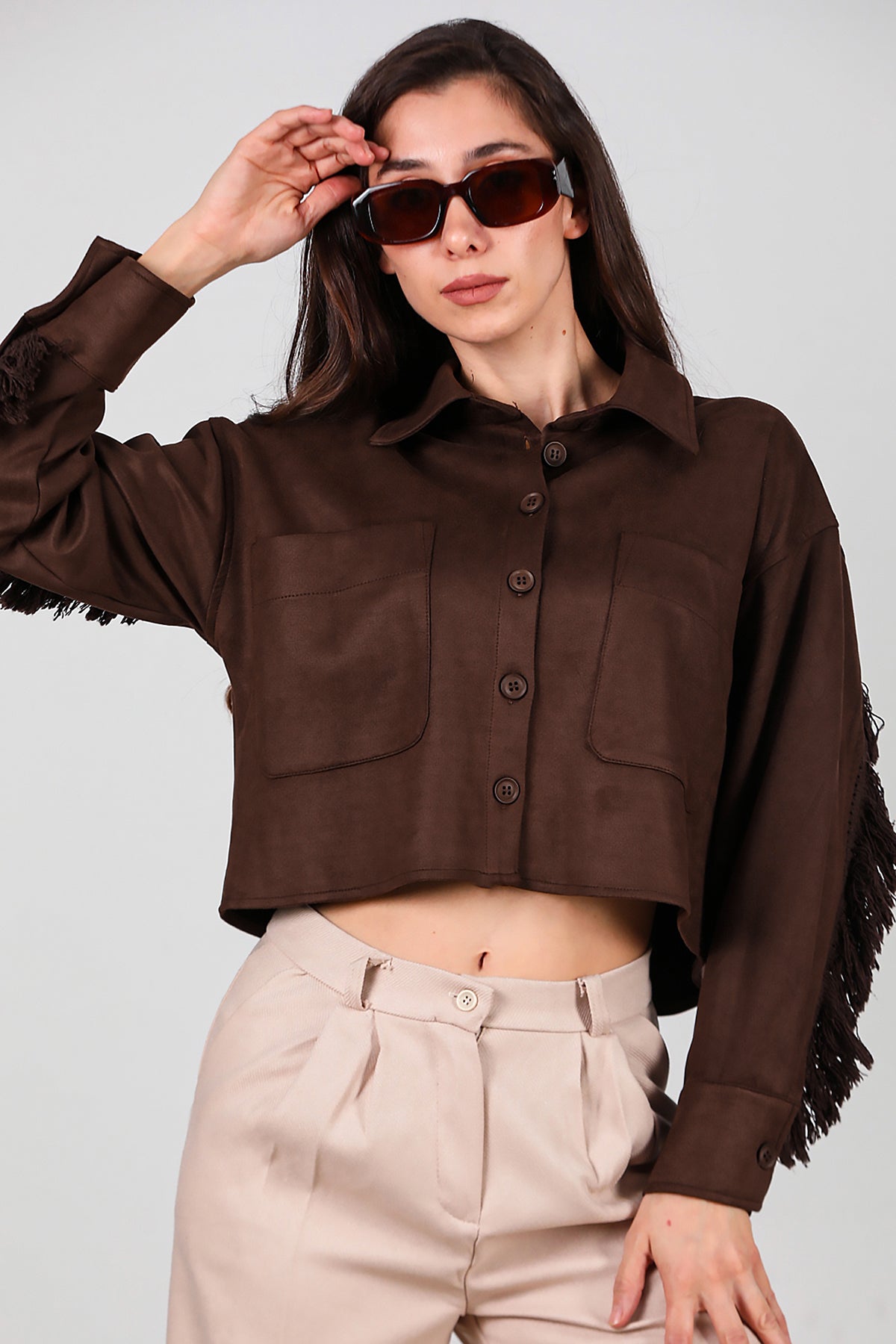 Kadın Arkası Taşlı Püsküllü Kısa Süet Gömlek Kahverengi