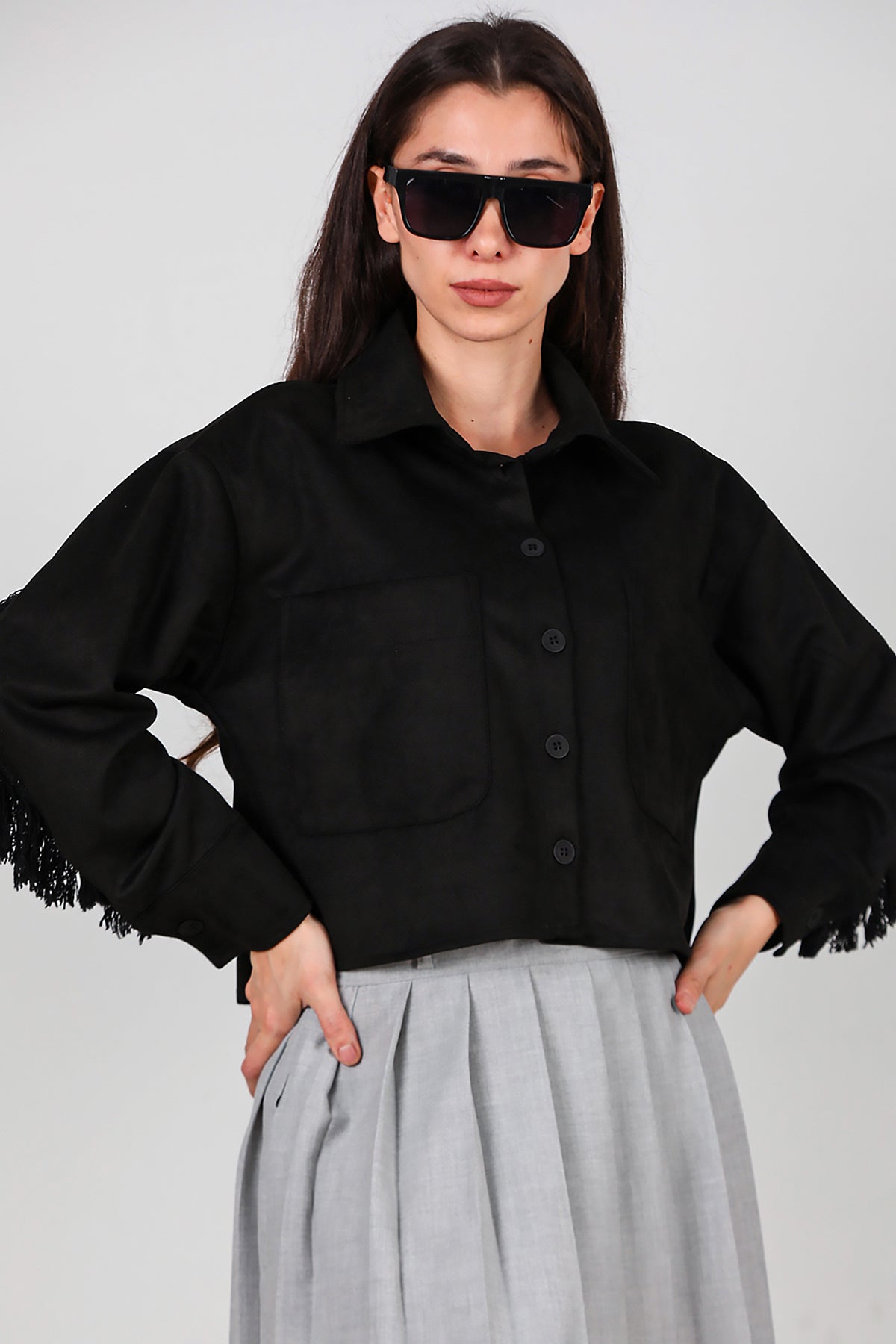 Kadın Arkası Taşlı Püsküllü Kısa Süet Gömlek Siyah