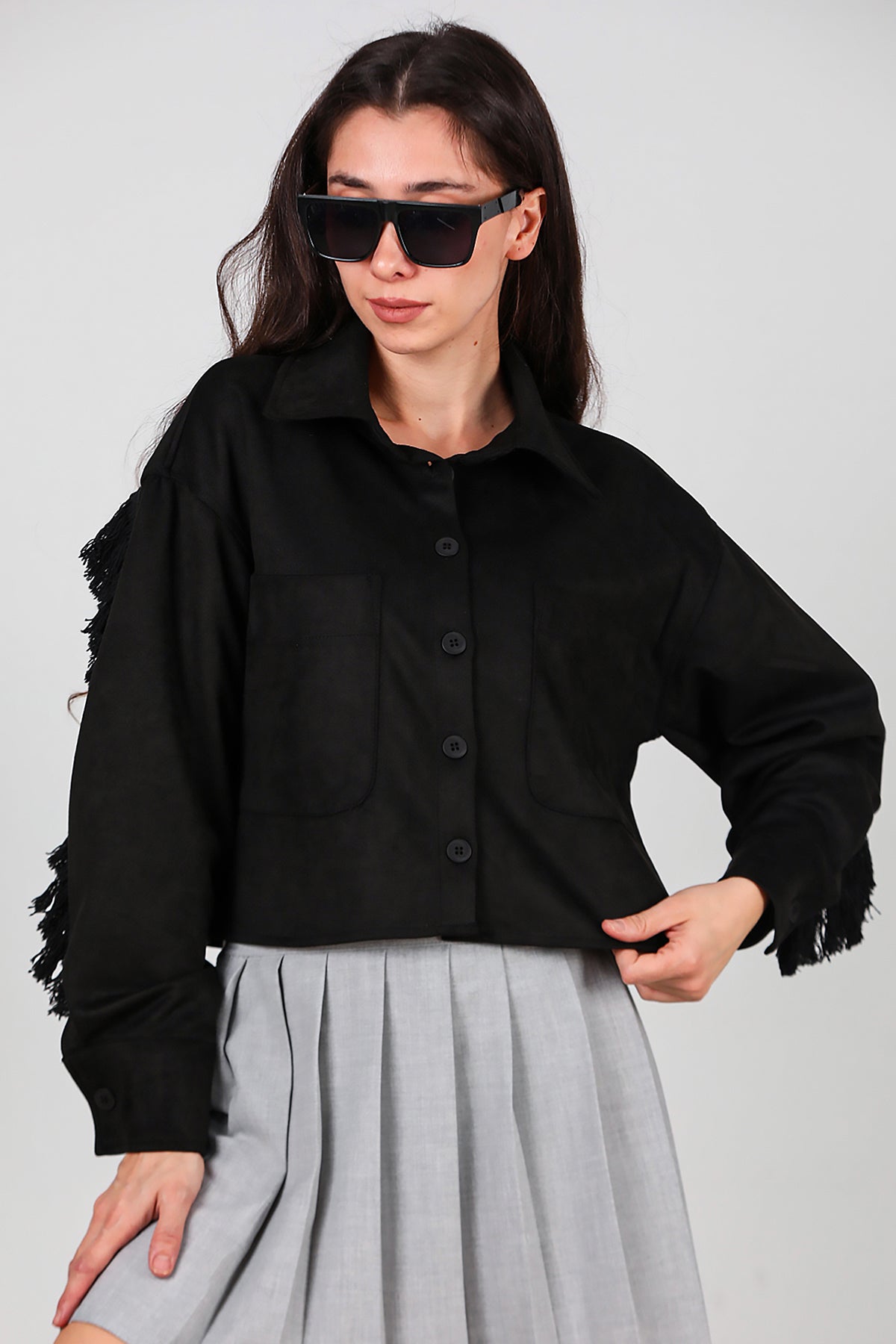Kadın Arkası Taşlı Püsküllü Kısa Süet Gömlek Siyah