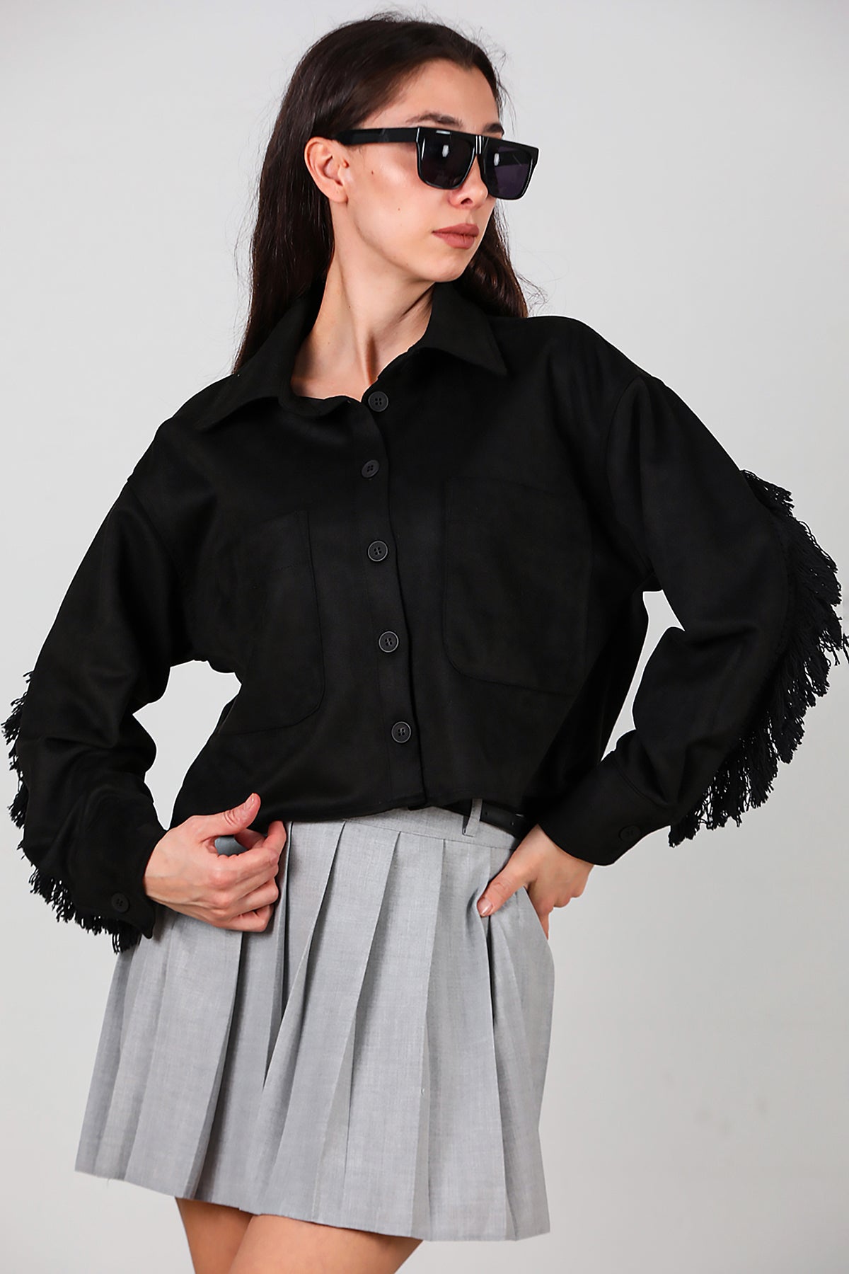 Kadın Arkası Taşlı Püsküllü Kısa Süet Gömlek Siyah