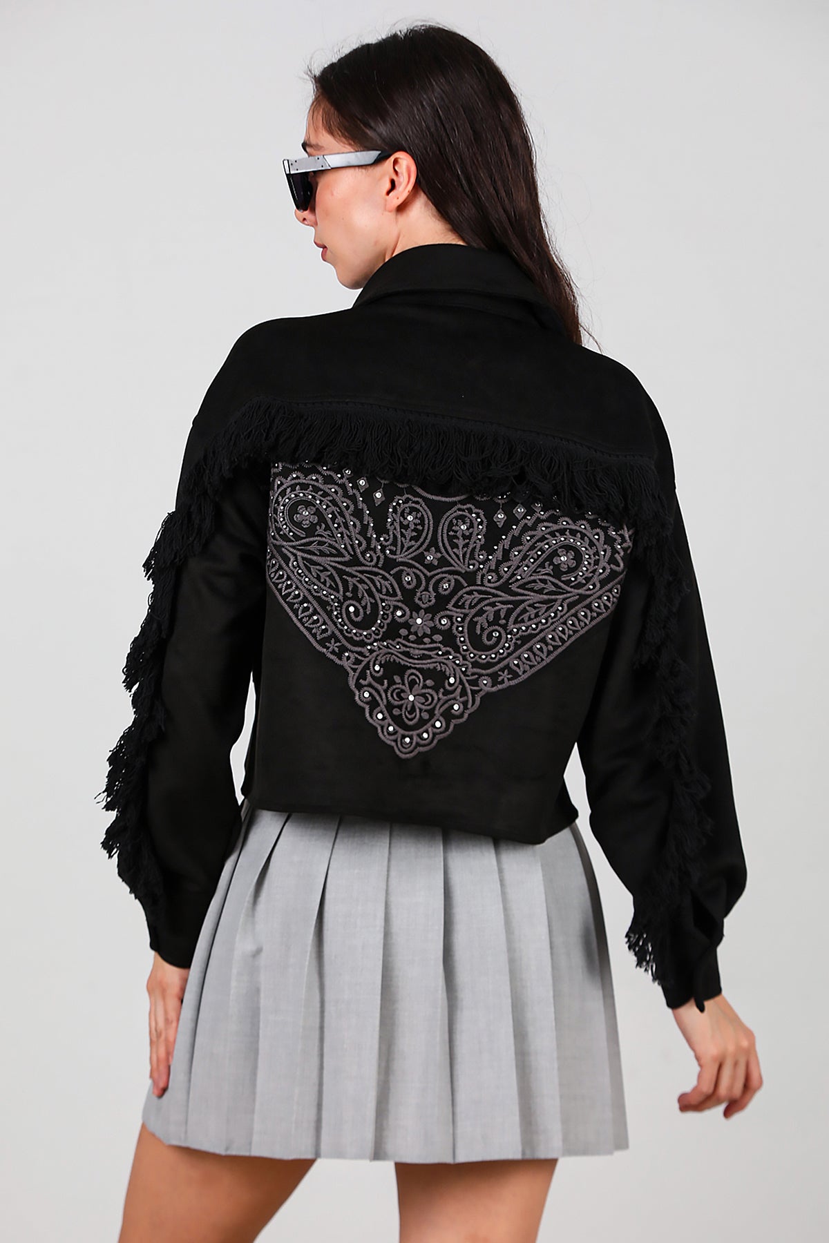 Kadın Arkası Taşlı Püsküllü Kısa Süet Gömlek Siyah