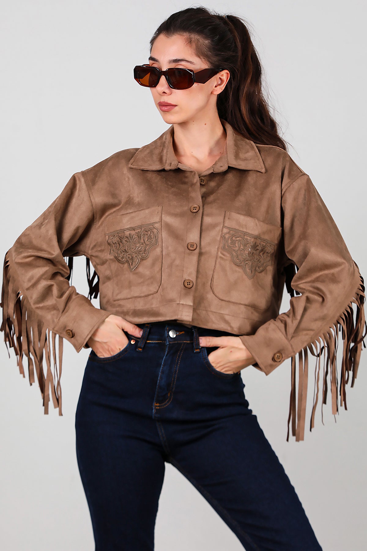 Kadın Arkası Püsküllü Cep Nakış Detay Süet Gömlek Bej