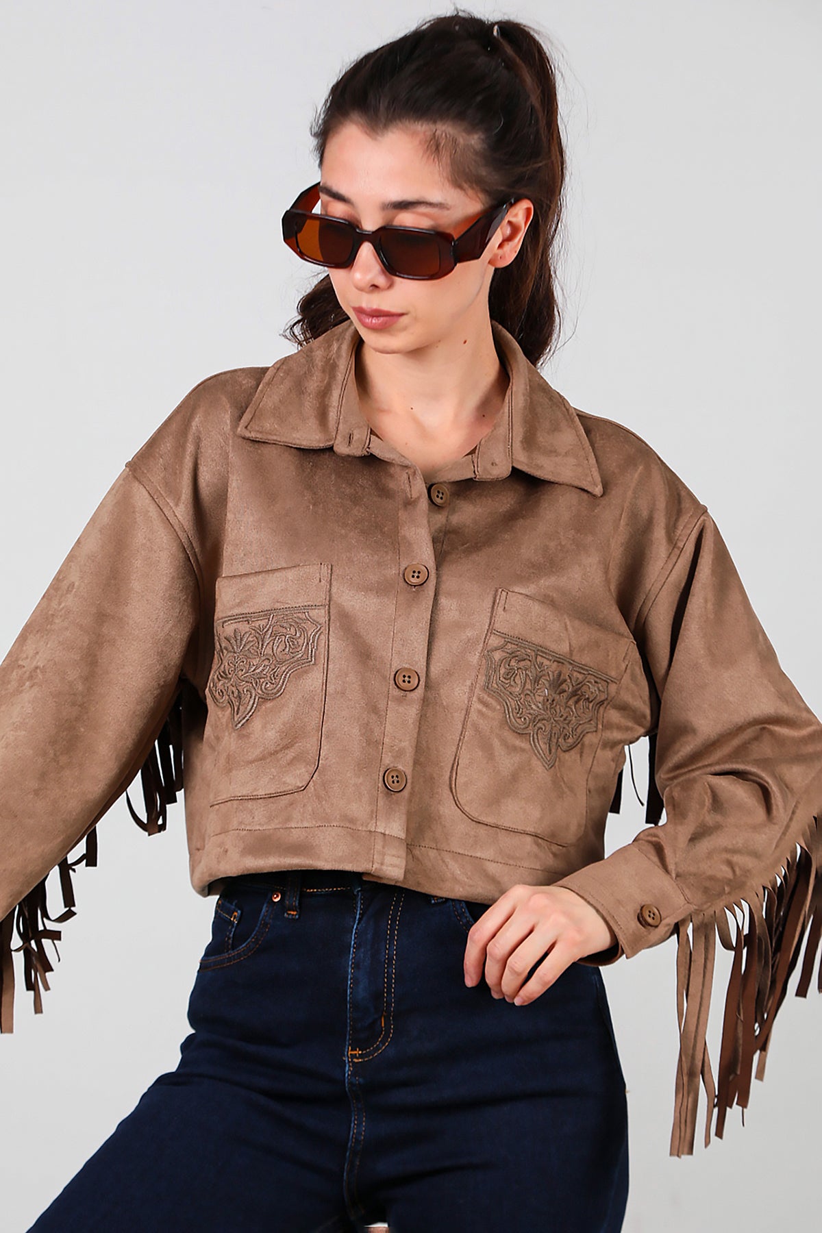 Kadın Arkası Püsküllü Cep Nakış Detay Süet Gömlek Bej