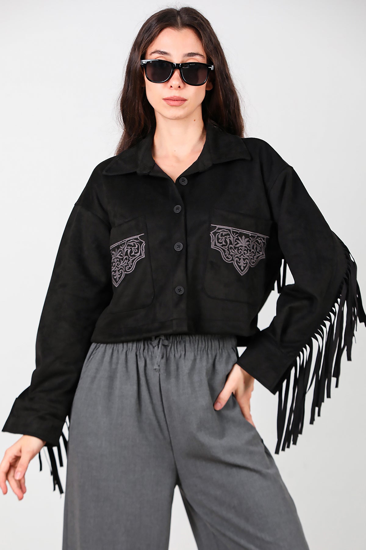 Kadın Arkası Püsküllü Cep Nakış Detay Süet Gömlek Siyah