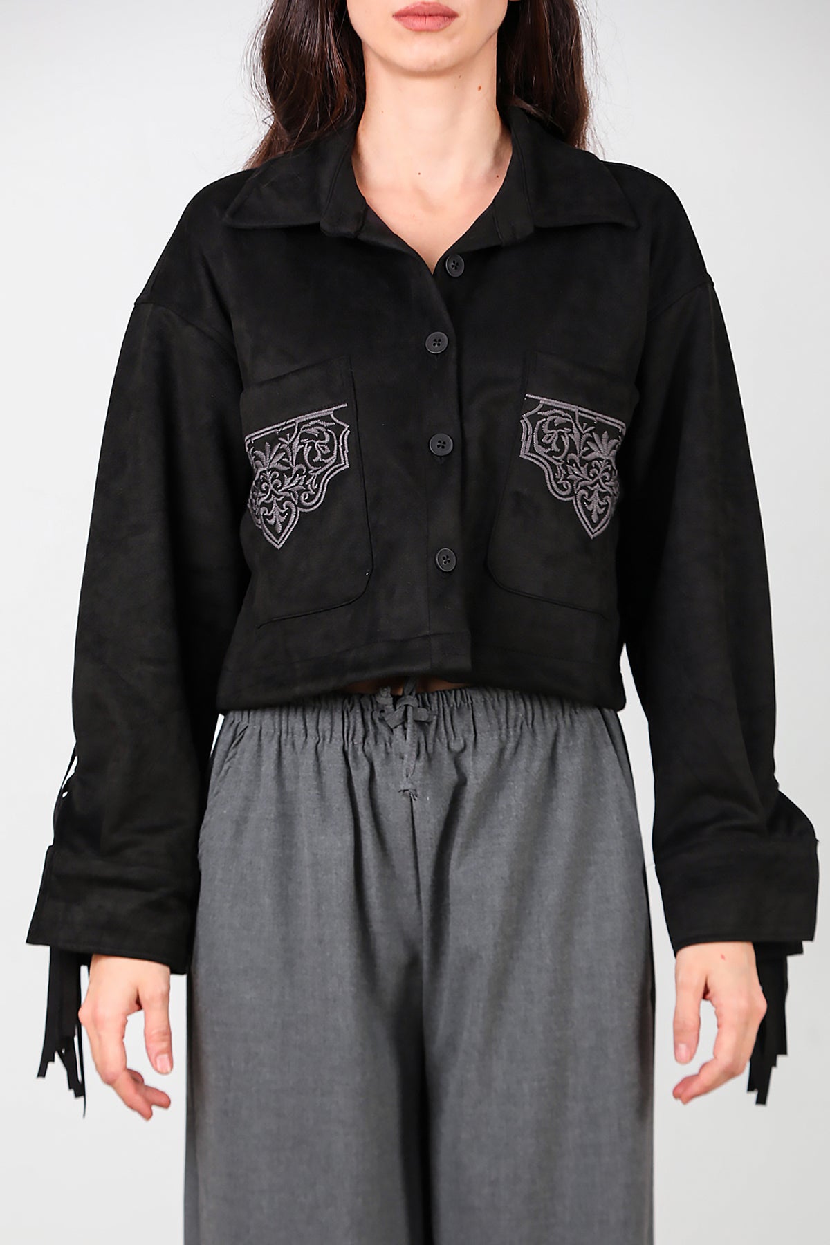 Kadın Arkası Püsküllü Cep Nakış Detay Süet Gömlek Siyah