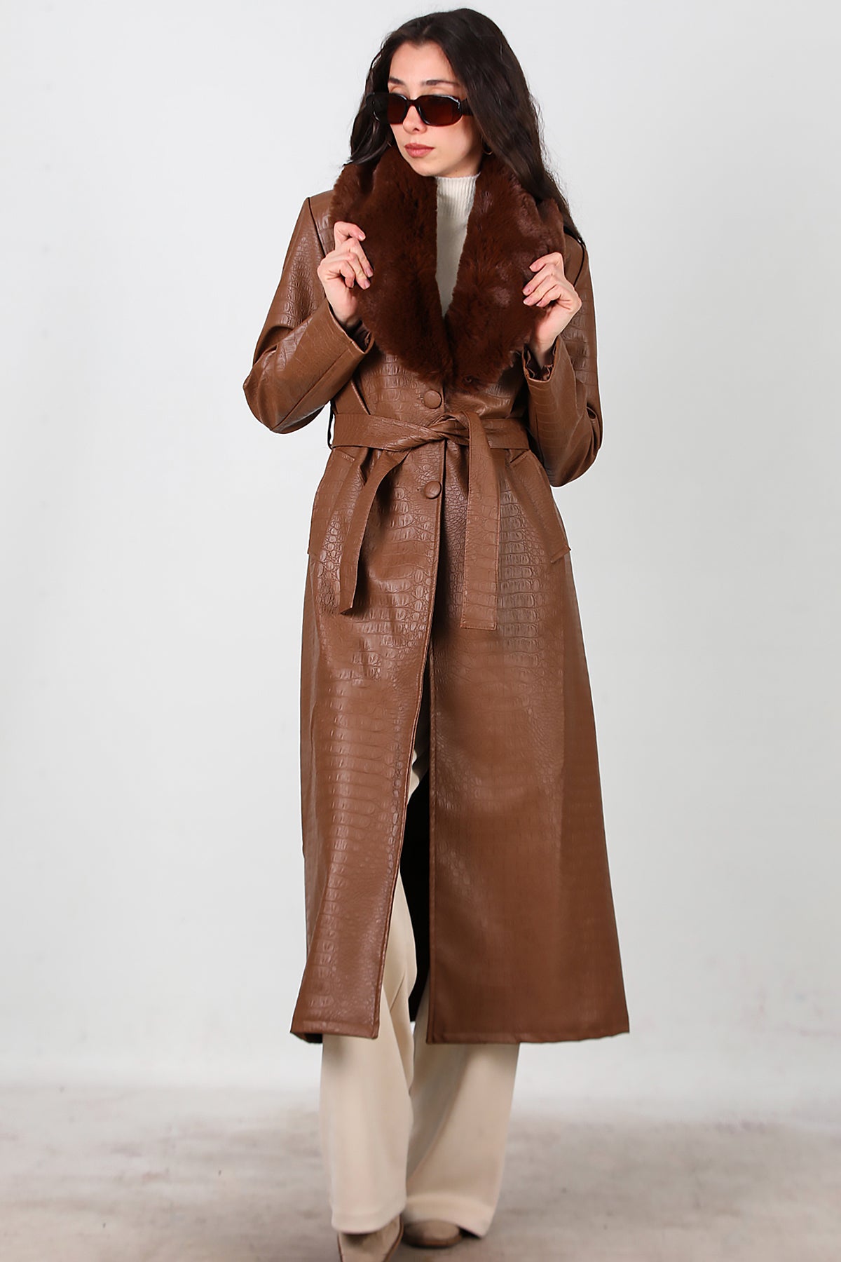 Kadın Timsah Desen Yakası Kürklü Uzun Deri Kaban Kahverengi