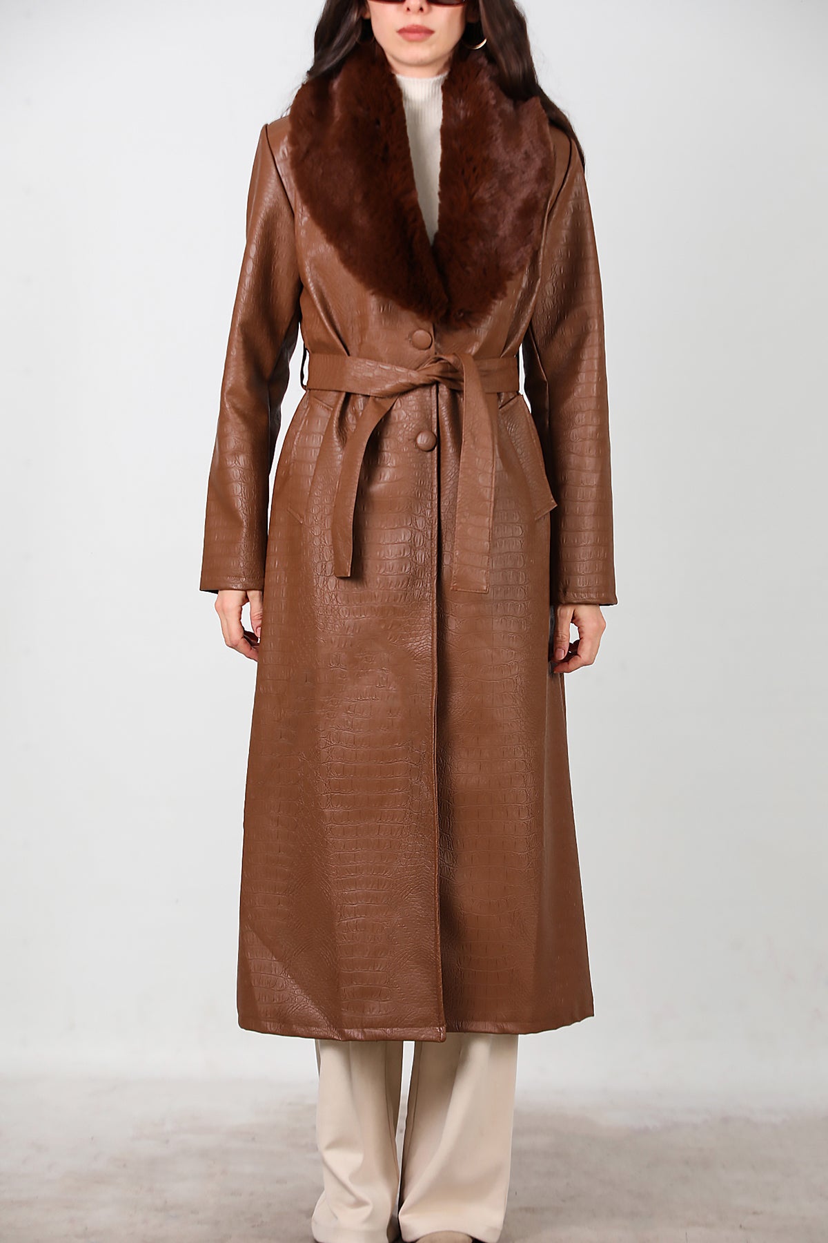 Kadın Timsah Desen Yakası Kürklü Uzun Deri Kaban Kahverengi