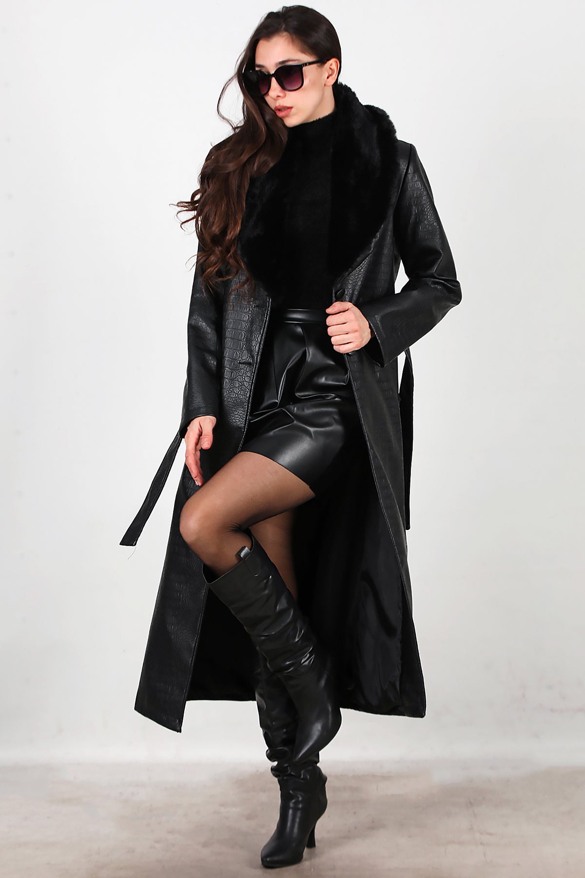 Kadın Timsah Desen Yakası Kürklü Uzun Deri Kaban Siyah