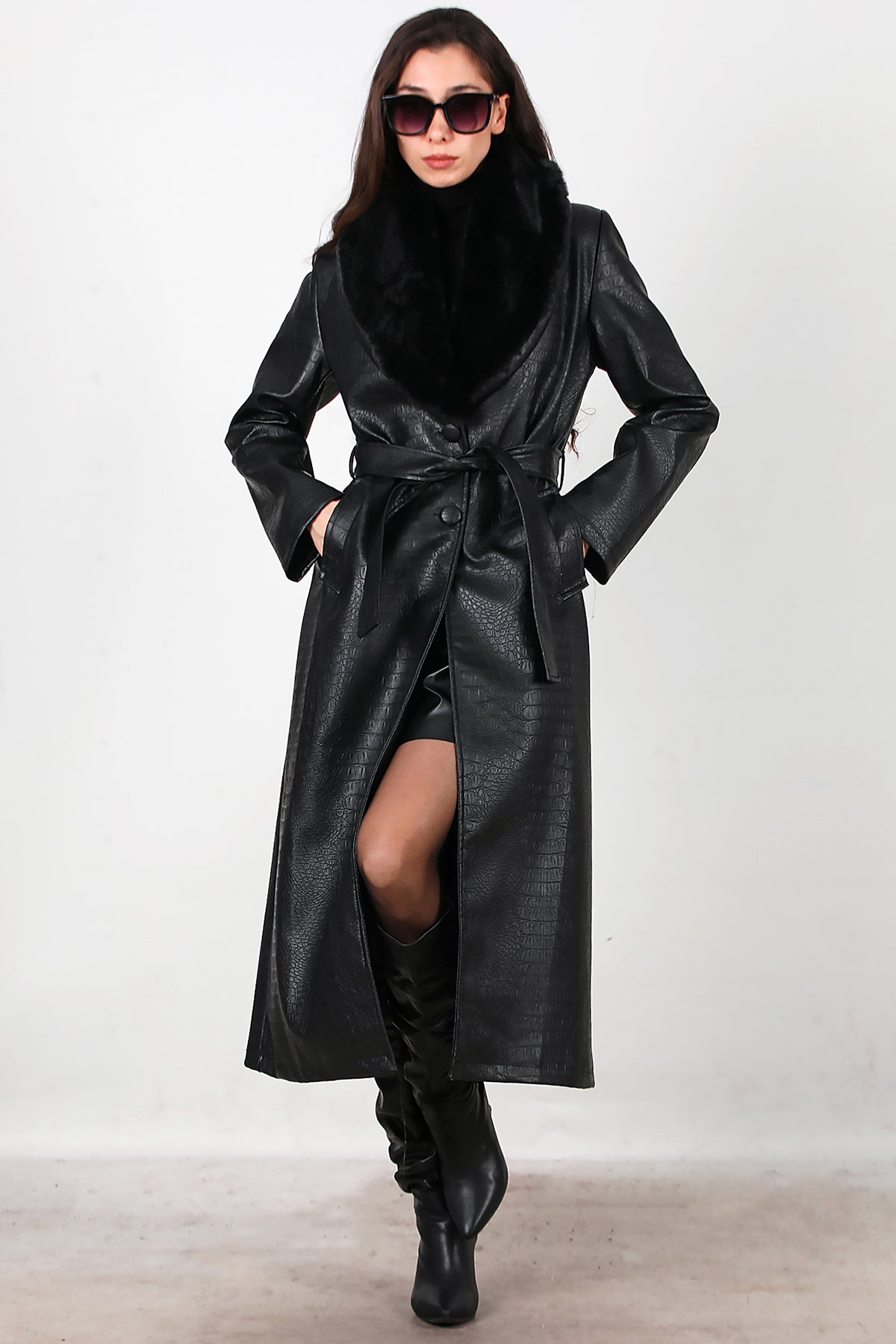 Kadın Timsah Desen Yakası Kürklü Uzun Deri Kaban Siyah