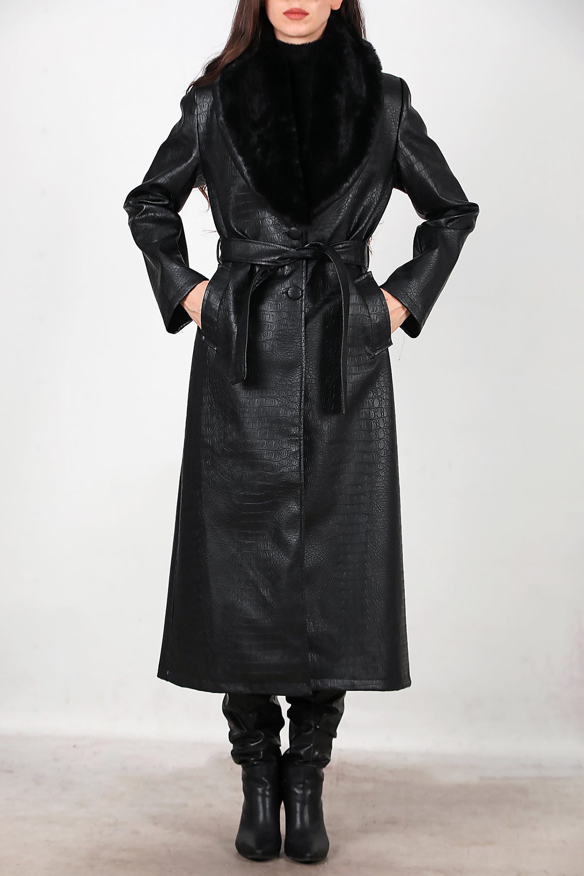 Kadın Timsah Desen Yakası Kürklü Uzun Deri Kaban Siyah