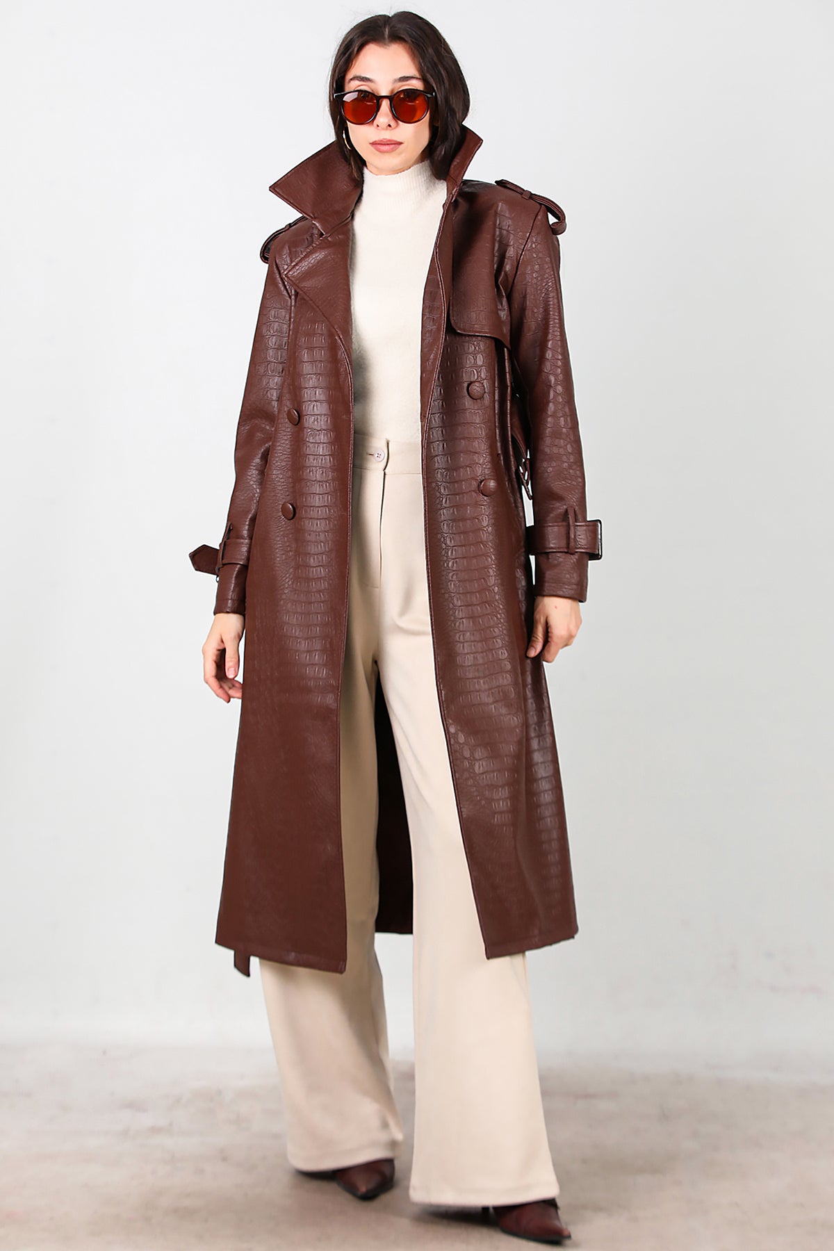 Kadın Kuşaklı Timsah Desen Uzun Deri Kaban Kahverengi