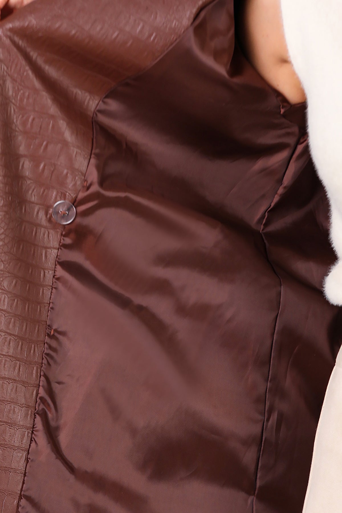 Kadın Kuşaklı Timsah Desen Uzun Deri Kaban Kahverengi