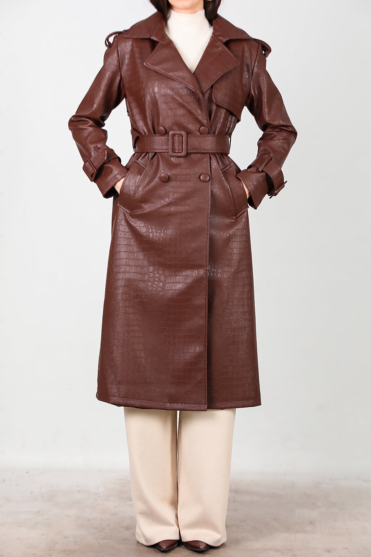 Kadın Kuşaklı Timsah Desen Uzun Deri Kaban Kahverengi